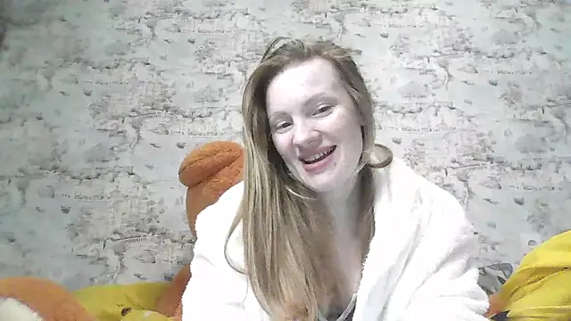 Eveline May online show from 28, 2, 2025