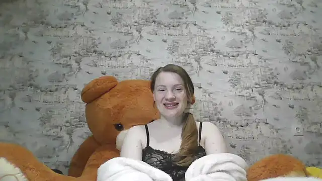 Eveline May online show from 2, 3, 2025