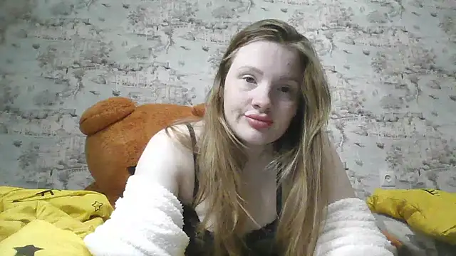 Eveline May online show from 2, 3, 2025