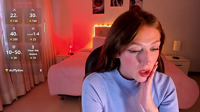 Snapshot of Emily_Warren_ chatting on 24, 10, 2025 Emily Warren online show from 24, 10, 2025