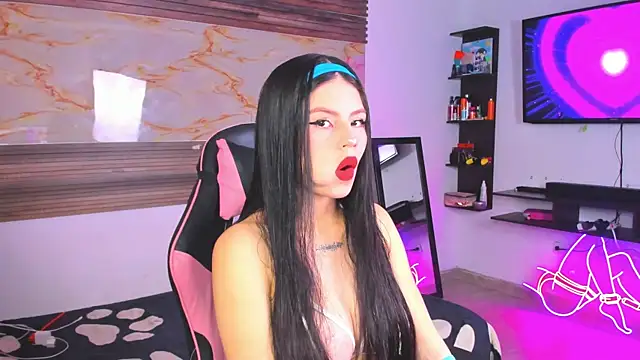 Snapshot of Cloe_roouse chatting on 30, 10, 2025 Cloe roouse online show from 30, 10, 2025