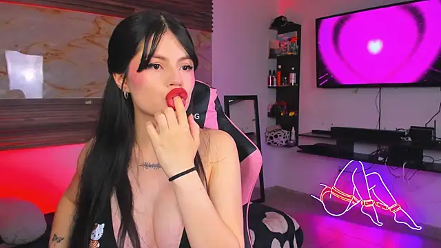 Cloe roouse online show from 12, 11, 2025