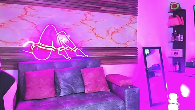 Cloe roouse online show from 17, 4, 2026