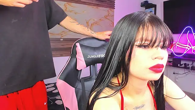 Snapshot of Cloe_roouse chatting on 23, 10, 2025 Cloe roouse online show from 23, 10, 2025