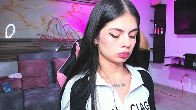 Snapshot of Cloe_roouse chatting on 27, 7, 2026 Cloe roouse online show from 27, 7, 2026