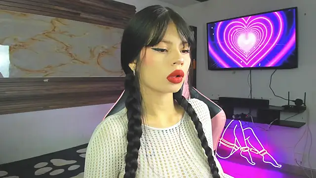 Snapshot of Cloe_roouse chatting on 28, 10, 2025 Cloe roouse online show from 28, 10, 2025