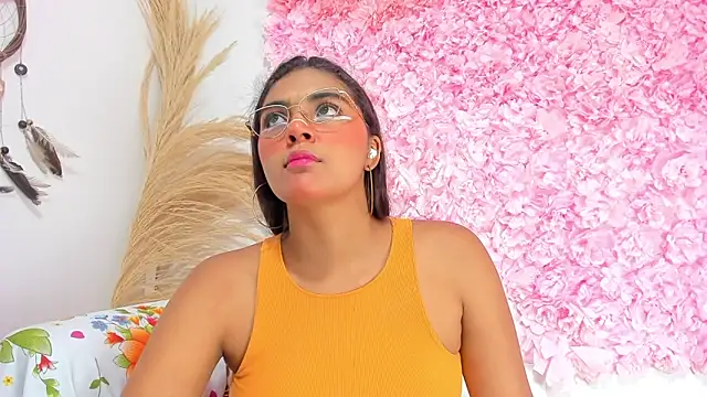 Melodymoore  online show from 18, 2, 2026