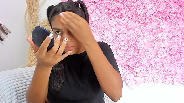 Melodymoore  online show from 15, 2, 2026