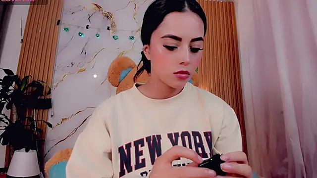 ValeriCardenas online show from 19, 4, 2026