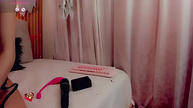 ValeriCardenas online show from 18, 10, 2025