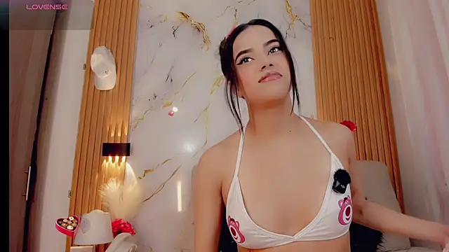 ValeriCardenas online show from 28, 11, 2025