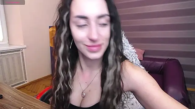 Snapshot of JenniferStone chatting on 4, 2, 2026 JenniferStone online show from 4, 2, 2026