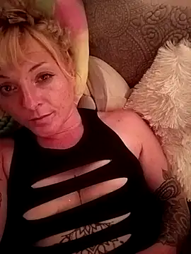 Snapshot of Foxxyhoneypott chatting on 9, 5, 2026 Foxxyhoneypott online show from 9, 5, 2026