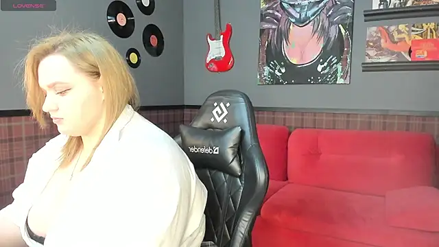 Snapshot of Amy_Hall chatting on 18, 3, 2025 Amy Hall online show from 18, 3, 2025