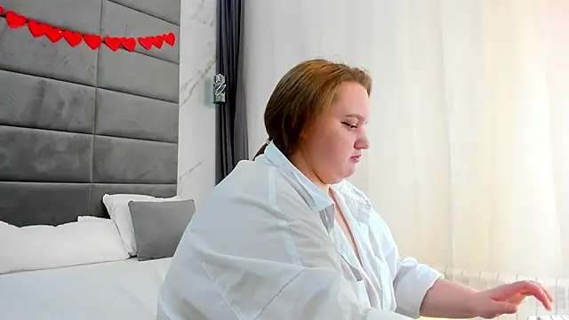 Snapshot of Amy_Hall chatting on 8, 3, 2025 Amy Hall online show from 8, 3, 2025