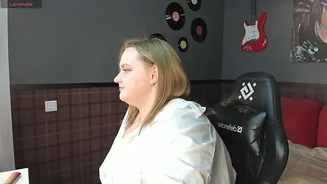 Snapshot of Amy_Hall chatting on 18, 3, 2025 Amy Hall online show from 18, 3, 2025
