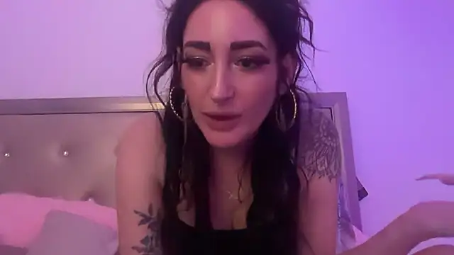 Snapshot of IvyyRosee88 chatting on 4, 10, 2025 IvyyRosee88 online show from 4, 10, 2025