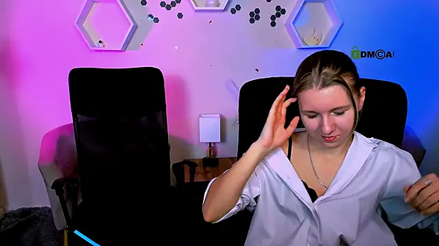 Snapshot of doll_vey chatting on 20, 11, 2025 doll vey online show from 20, 11, 2025