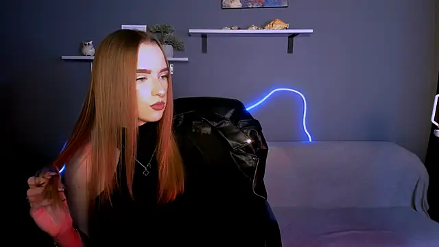 Snapshot of doll_vey chatting on 12, 10, 2025 doll vey online show from 12, 10, 2025