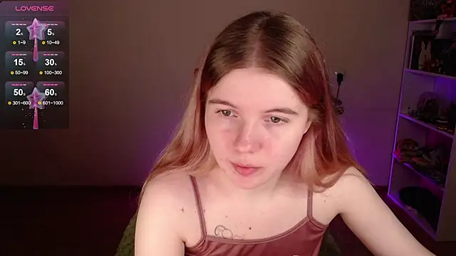 Strawberry juli online show from 28, 2, 2026