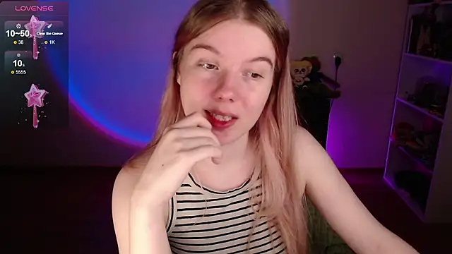 Strawberry juli online show from 12, 3, 2026