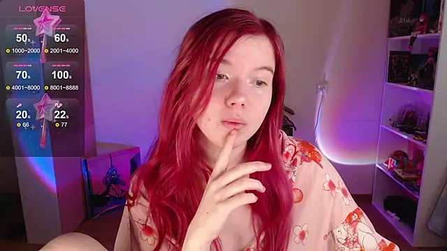 Strawberry juli online show from 17, 10, 2025