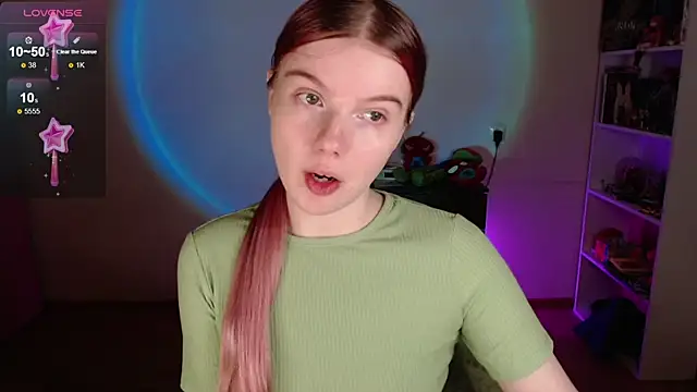 Strawberry juli online show from 20, 12, 2025