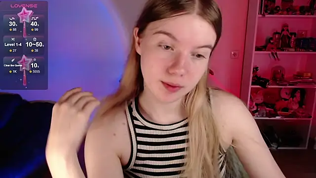 Strawberry juli online show from 10, 6, 2026