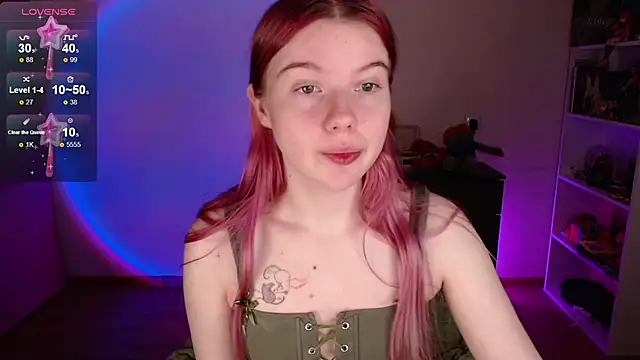 Strawberry juli online show from 15, 11, 2025