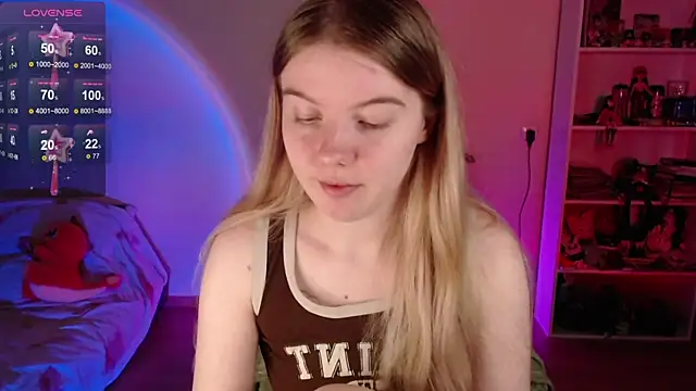 Strawberry juli online show from 19, 5, 2026