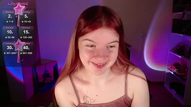 Strawberry juli online show from 9, 10, 2025