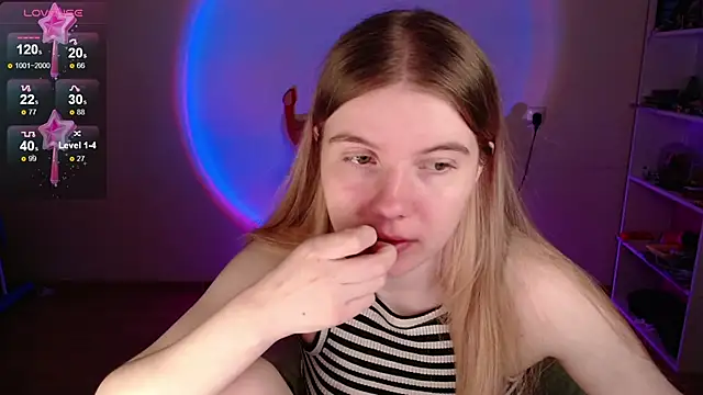 Strawberry juli online show from 3, 5, 2026