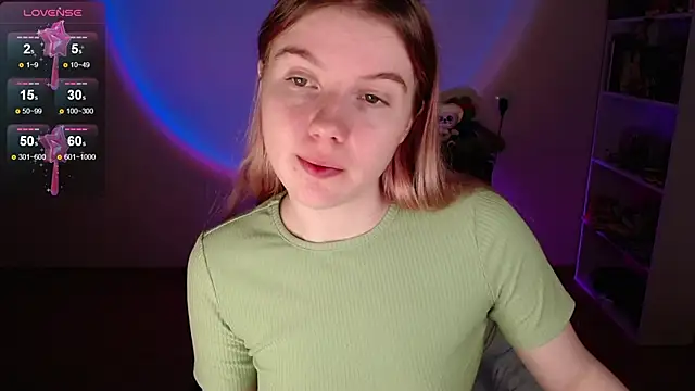 Strawberry juli online show from 17, 2, 2026