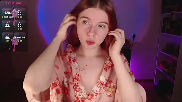 Strawberry juli online show from 22, 12, 2025