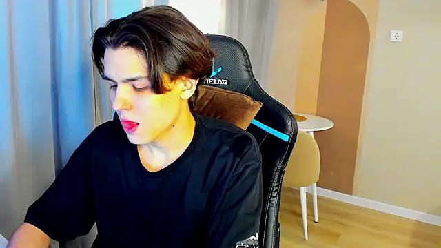 TravisRevas online show from 7, 3, 2026