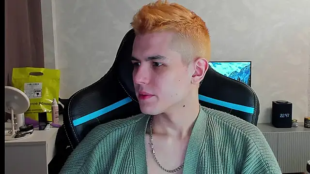 TravisRevas online show from 5, 3, 2025