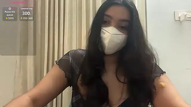 Snapshot of oviyakalra chatting on 17, 9, 2025 oviyakalra online show from 17, 9, 2025