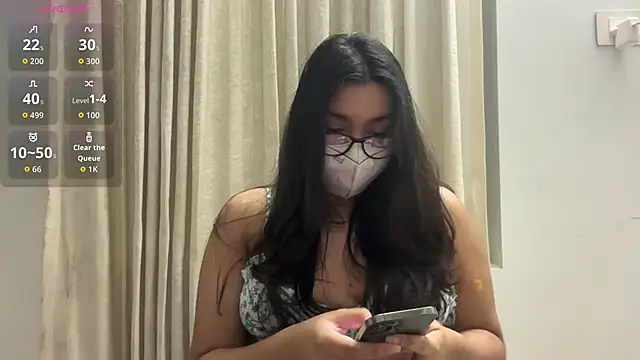 Snapshot of oviyakalra chatting on 23, 9, 2025 oviyakalra online show from 23, 9, 2025
