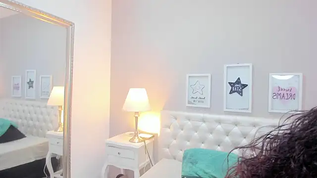 Snapshot of megan_loviitz chatting on 11, 11, 2025 megan loviitz online show from 11, 11, 2025