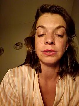 Snapshot of Rosemarie_Blu chatting on 12, 3, 2025 Rosemarie Blu online show from 12, 3, 2025
