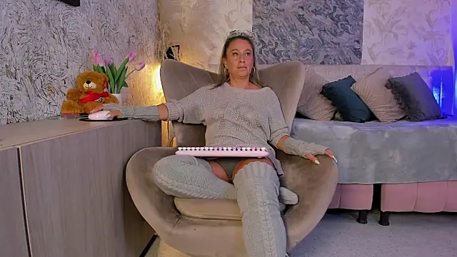 Liannaa  online show from 11, 2, 2026