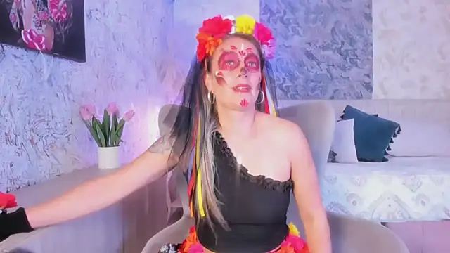 Liannaa  online show from 29, 10, 2025