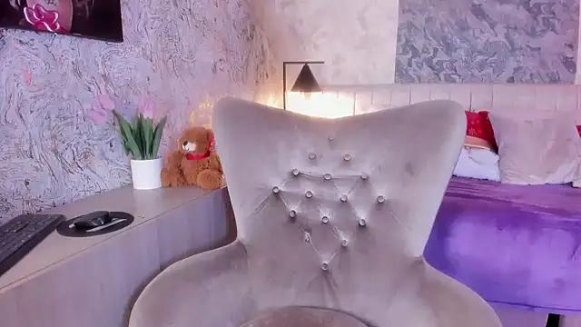 Arianaa collins online show from 22, 12, 2025