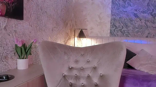 Arianaa collins online show from 25, 10, 2025