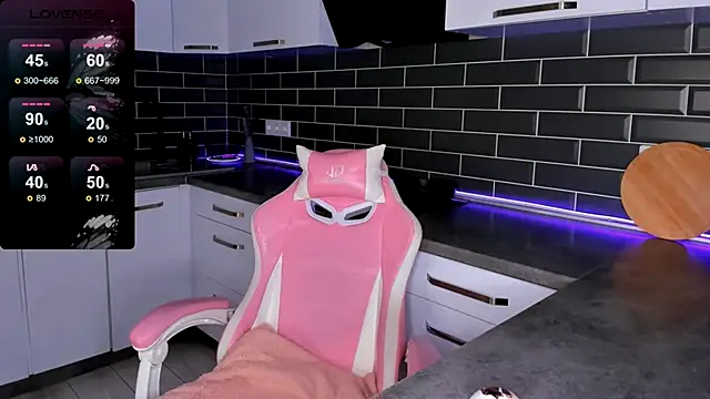 Snapshot of ShaiyaMinn3 chatting on 12, 11, 2025 ShaiyaMinn3 online show from 12, 11, 2025