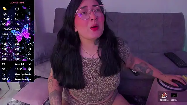 Curvybaddie99 online show from 25, 3, 2026