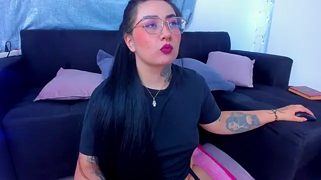 Curvybaddie99 online show from 6, 11, 2025