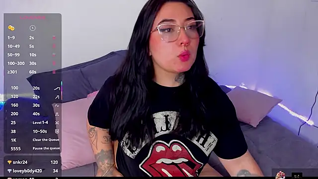 Curvybaddie99 online show from 8, 1, 2026