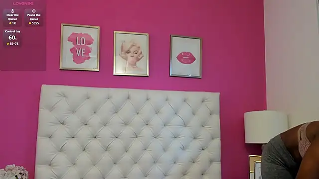 Snapshot of RitaGibsonn chatting on 4, 11, 2025 RitaGibsonn online show from 4, 11, 2025