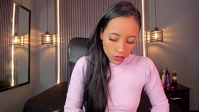 Snapshot of alahia_betancurx chatting on 9, 10, 2025 alahia betancurx online show from 9, 10, 2025